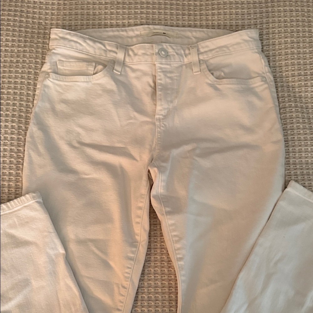 Joe's Jeans Women's Straight Leg in white. Size 29.
